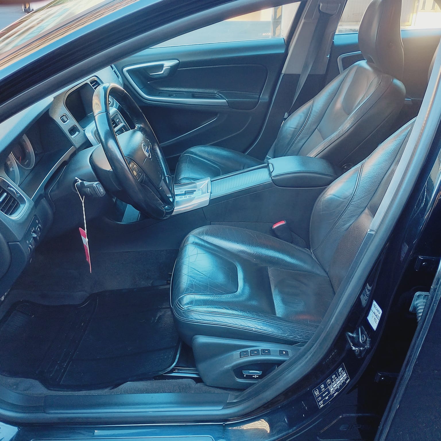Volvo V60 — foto 11 de 20