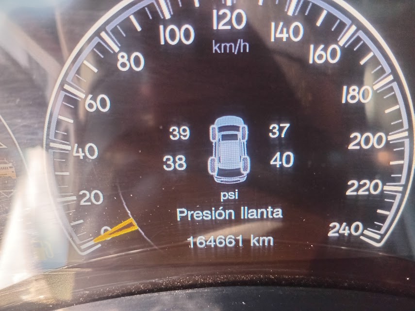Jeep Grand Cherokee Ltd — foto 13 de 14
