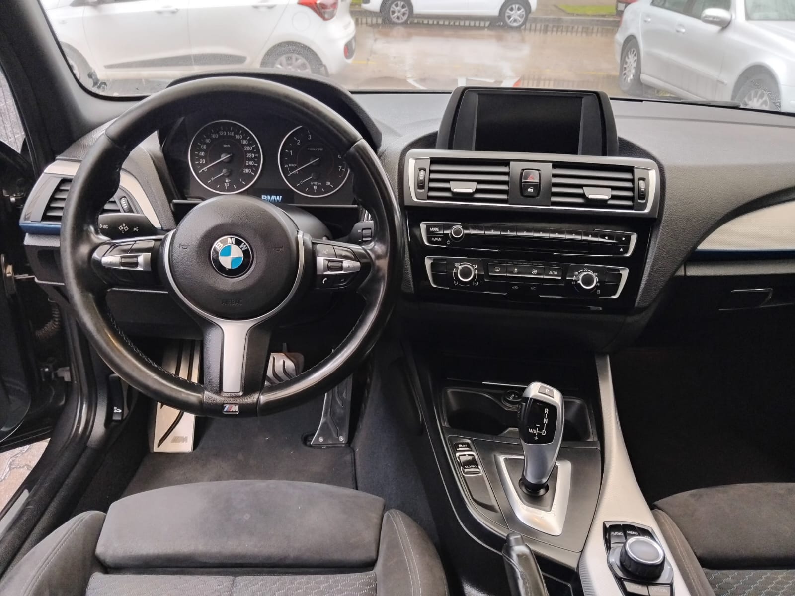 BMW 120I — foto 14 de 25
