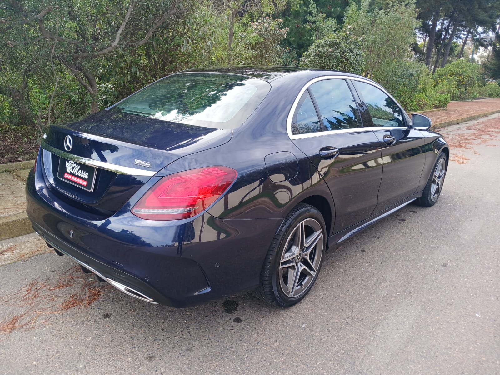 Mercedes-Benz C200 — foto 4 de 17