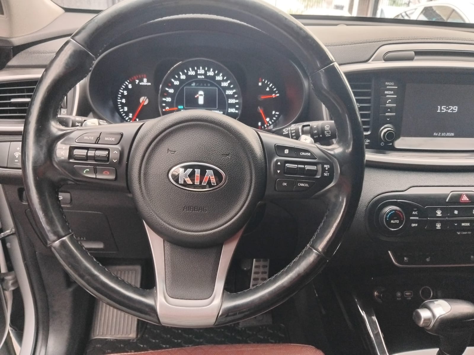 KIA Sorento — foto 7 de 16