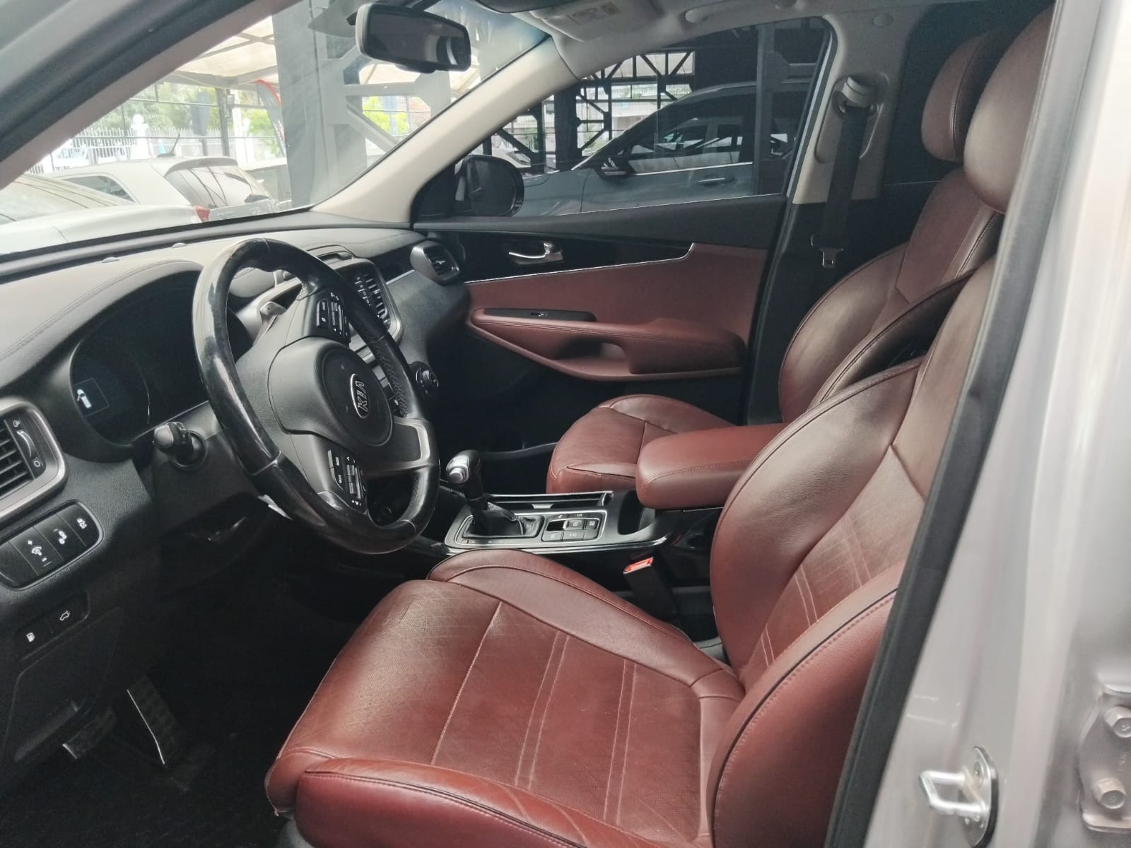 KIA Sorento — foto 8 de 16