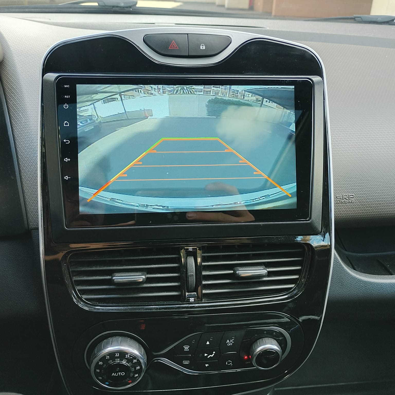 Renault Clio Iv Dynamique — foto 15 de 16