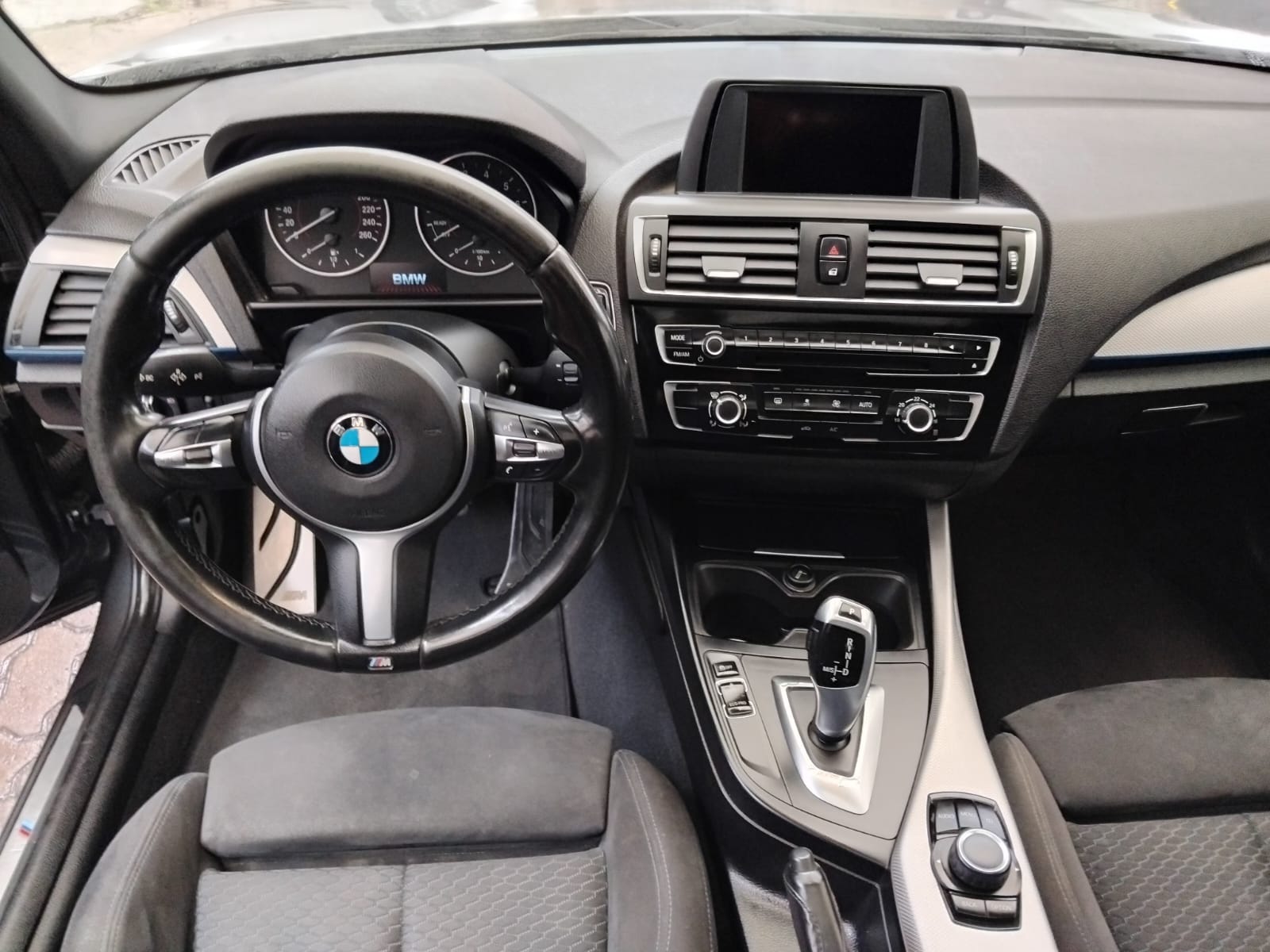 BMW 120I — foto 18 de 25