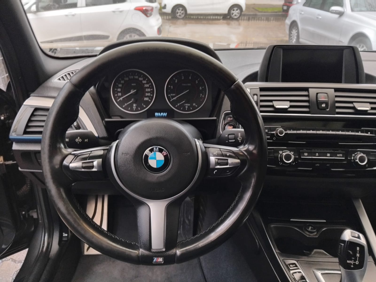BMW 120I — foto 16 de 25