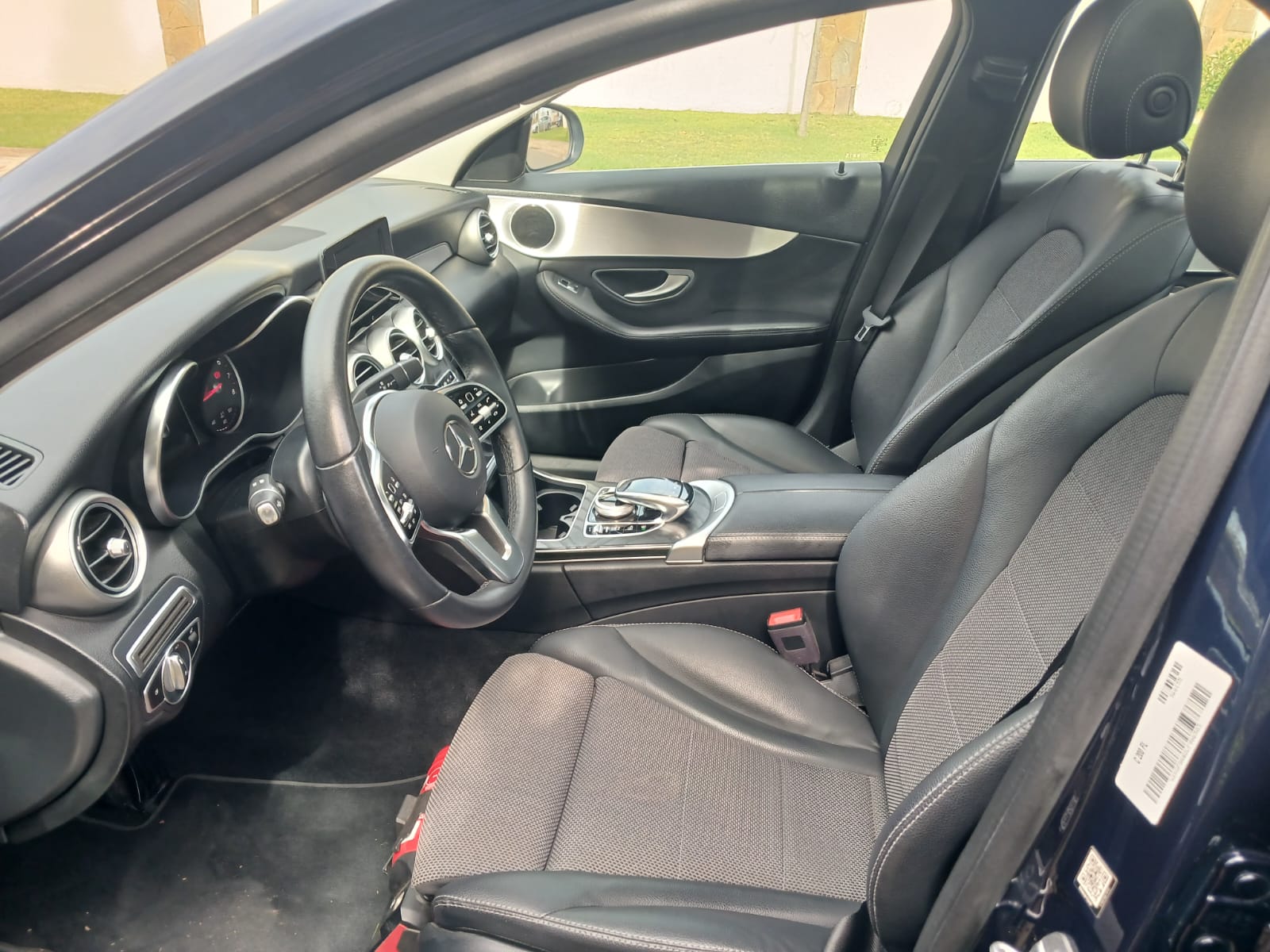 Mercedes-Benz C200 — foto 14 de 17