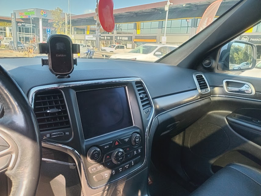 Jeep Grand Cherokee Ltd — foto 14 de 14