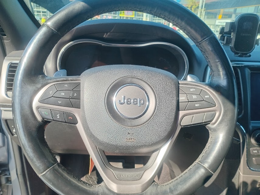 Jeep Grand Cherokee Ltd — foto 12 de 14